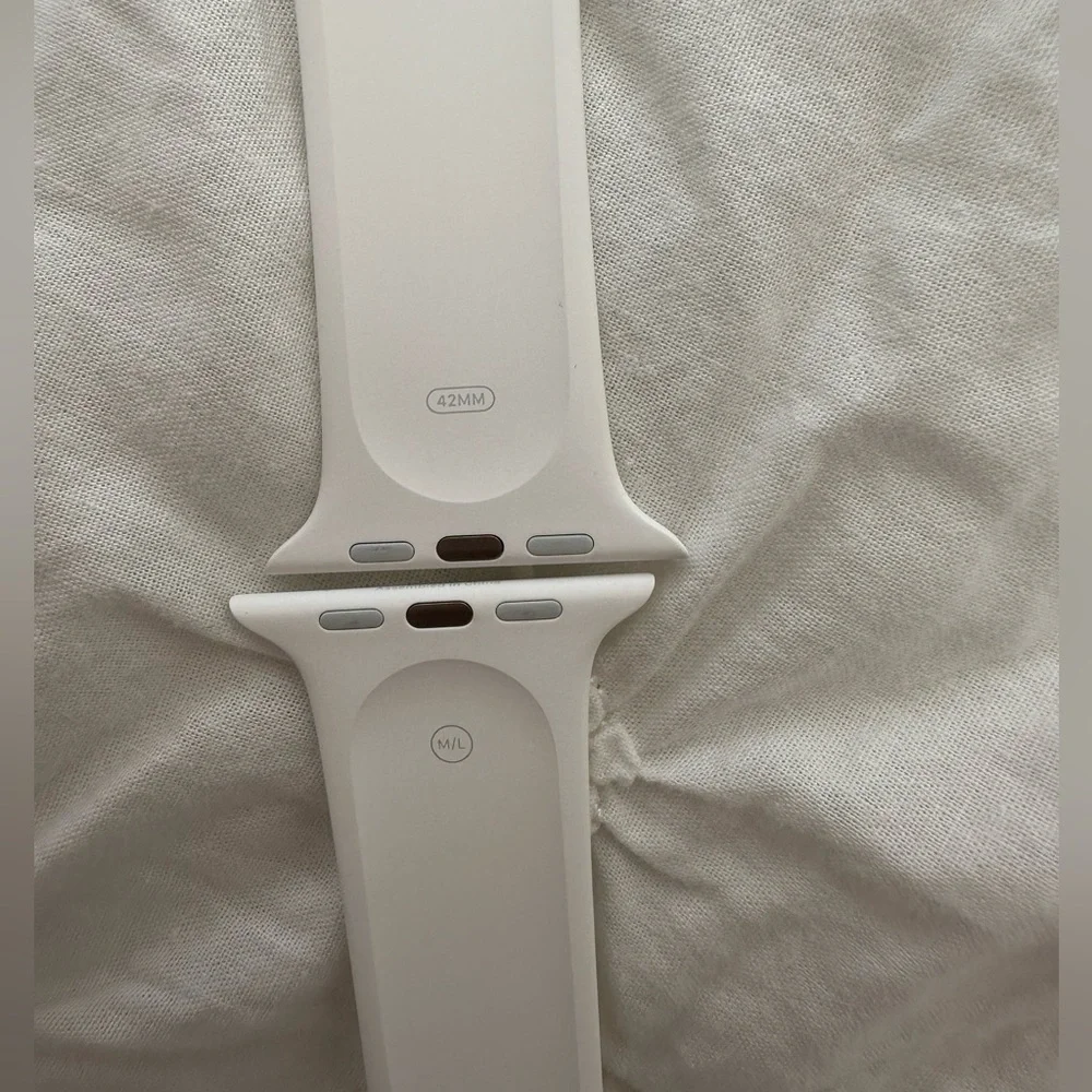 BRAND NEW* Apple Watch Silicone Sports BAND - white